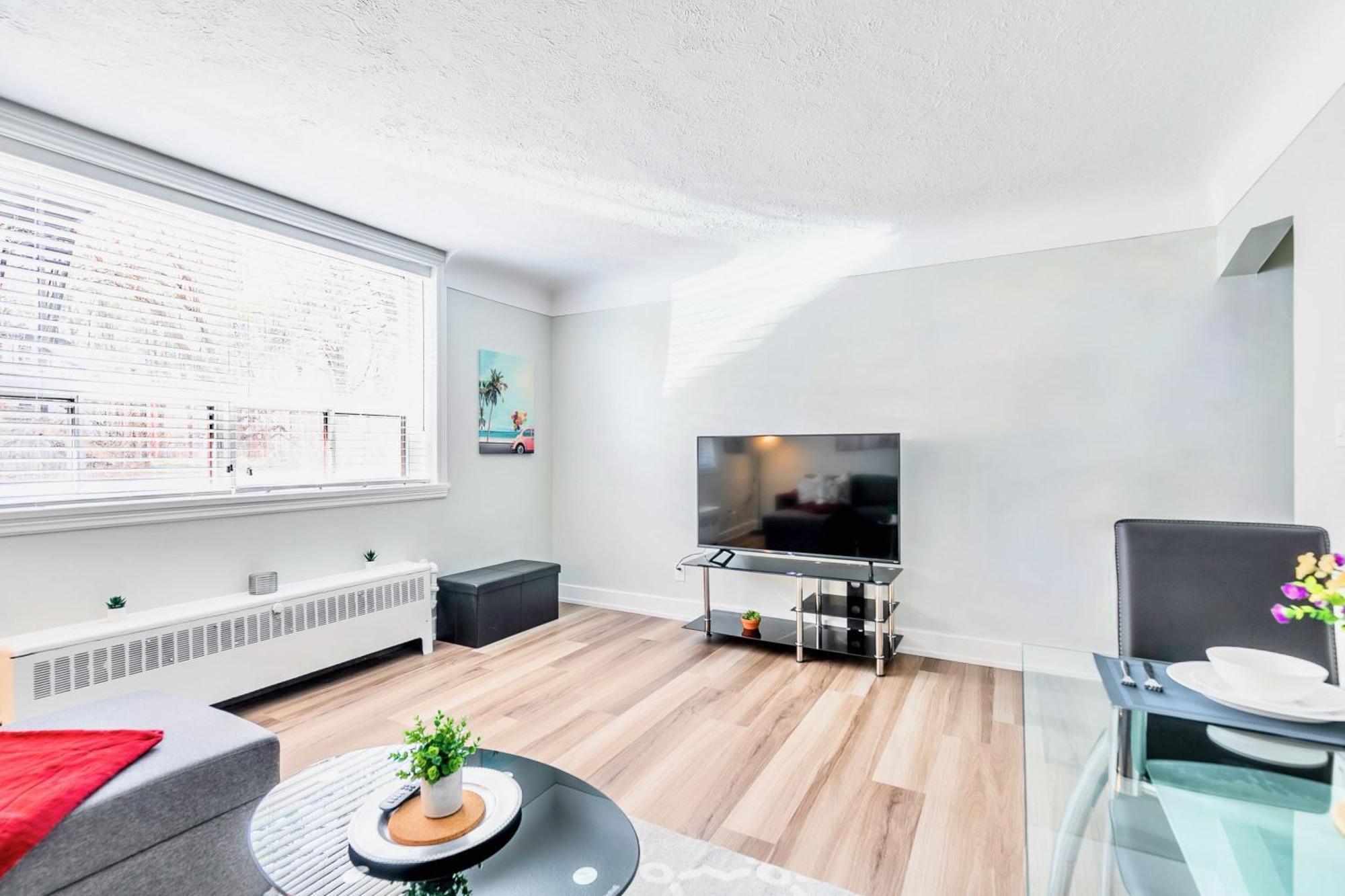 Modern Apartment In Corktown Hamilton Sleeps 4 Ngoại thất bức ảnh