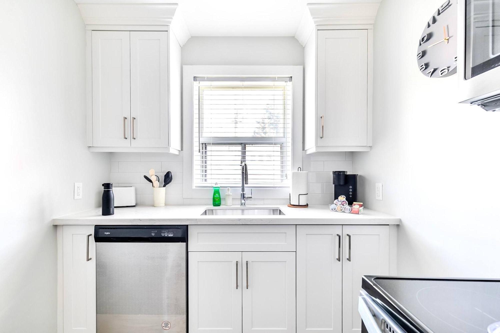 Modern Apartment In Corktown Hamilton Sleeps 4 Ngoại thất bức ảnh
